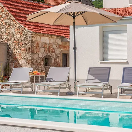 Saint Anthony - Heated Pool فيلة
