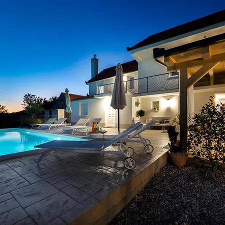 Saint Anthony - Heated Pool Willa *