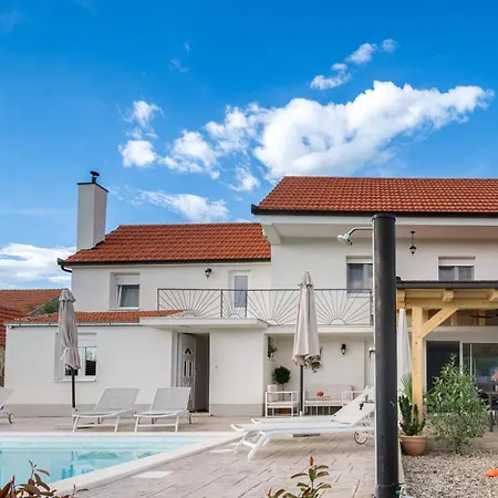 Villa Saint Anthony - Heated Pool