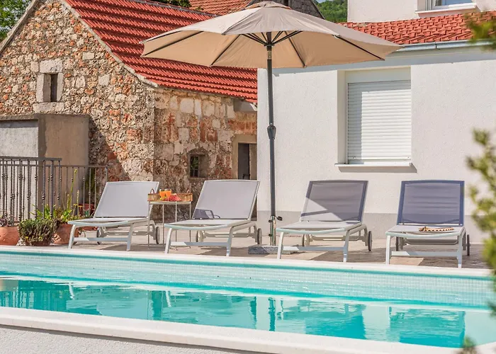 Saint Anthony - Heated Pool فيلة