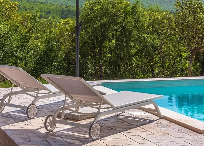 Saint Anthony - Heated Pool فيلة